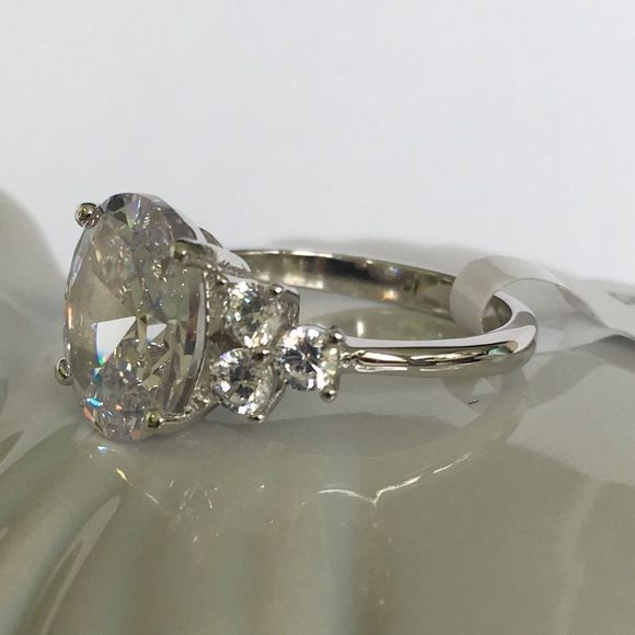 New!  Stunning sterling silver & CZ ring - Picture 4 of 6